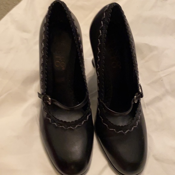 Women’s Size: 7M High black heels - Picture 10 of 13
